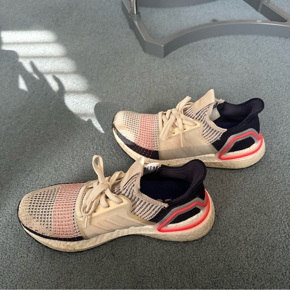 Adidas Ultraboost - Picture 3 of 7